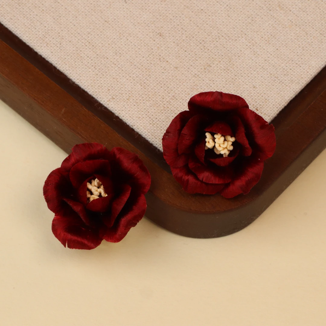 非金属布艺耳饰 非金属布艺耳饰 【红玫瑰】 非遗绒花红玫瑰耳钉（使