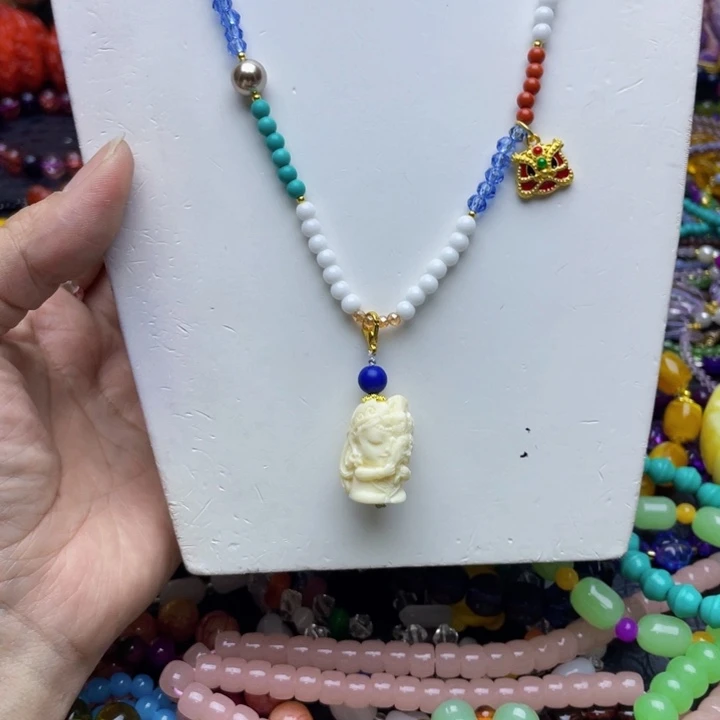 树脂制品?****94号锁骨链