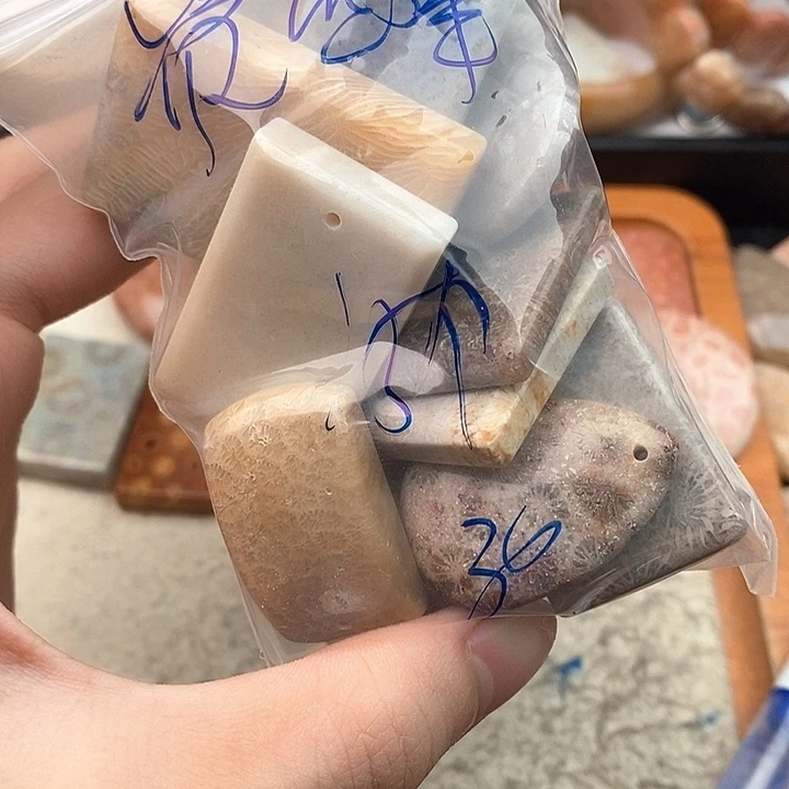 硅化玉颈饰未镶嵌觉***C