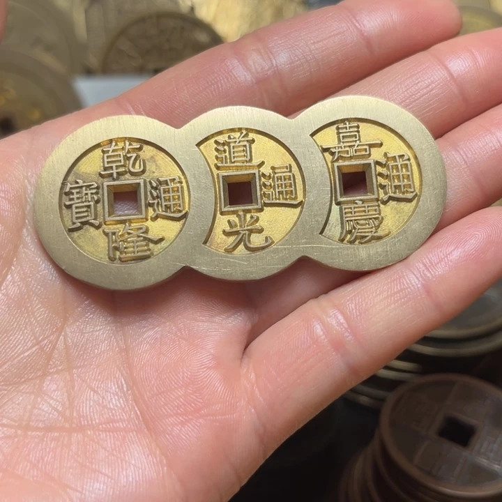 铜现代工艺雕母乾道嘉