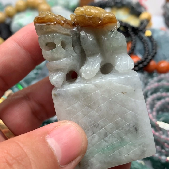 翡翠颈饰未镶嵌保真天然a货翡翠