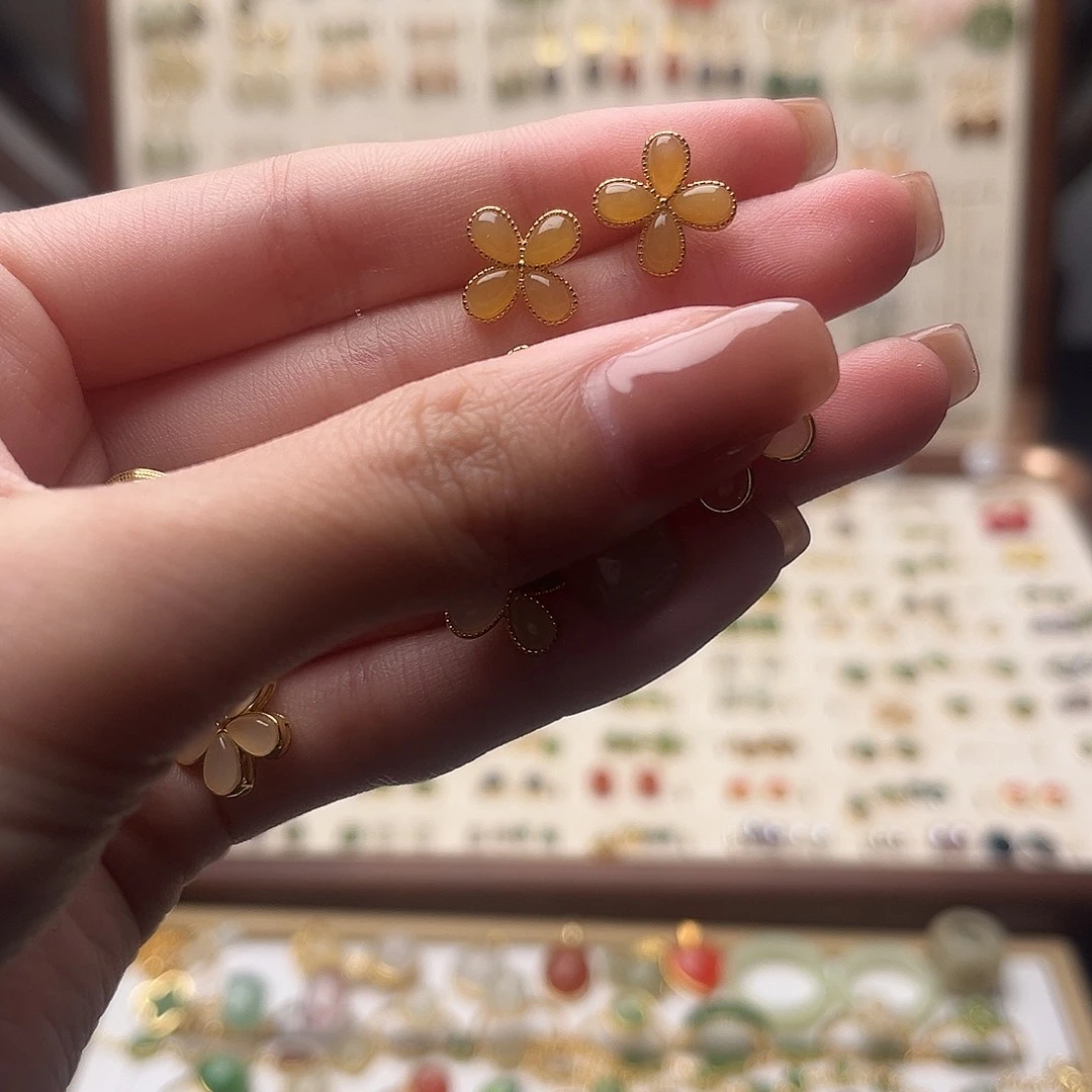 和田玉未镶嵌耳饰