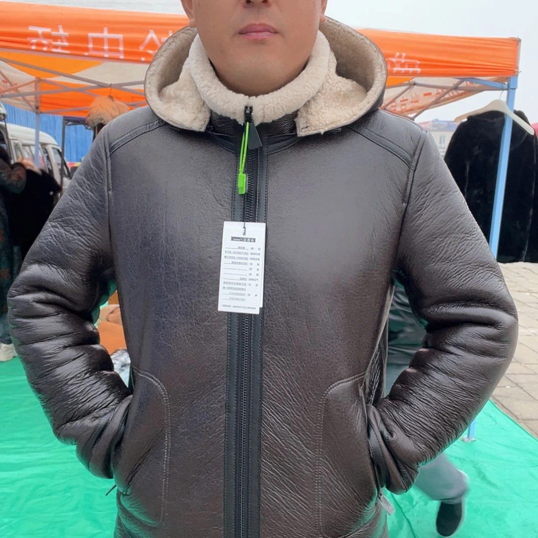 酱棕色帽款皮毛一体