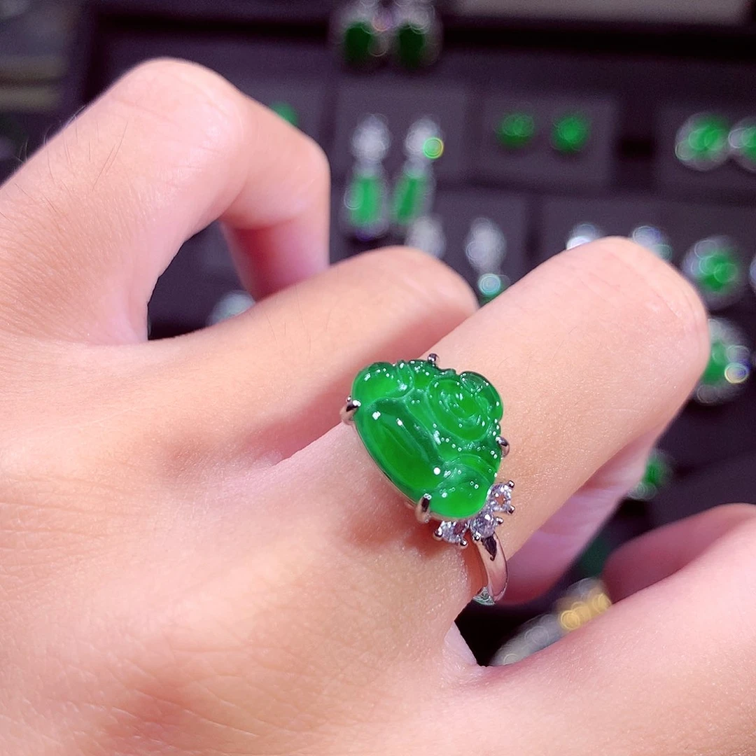 颈饰未镶嵌翡翠天然