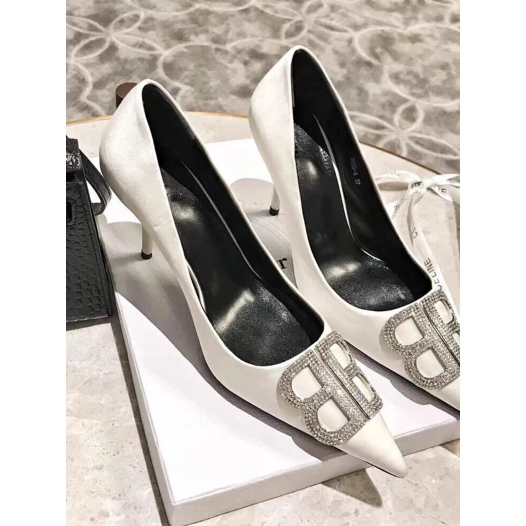 断码清仓法式性感水钻尖头细跟浅口单鞋女春秋新款小众气质高跟鞋