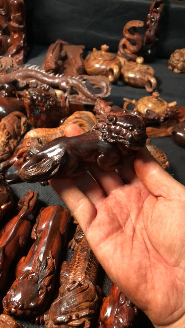 紫檀雕刻螭龙手把件木雕工艺品