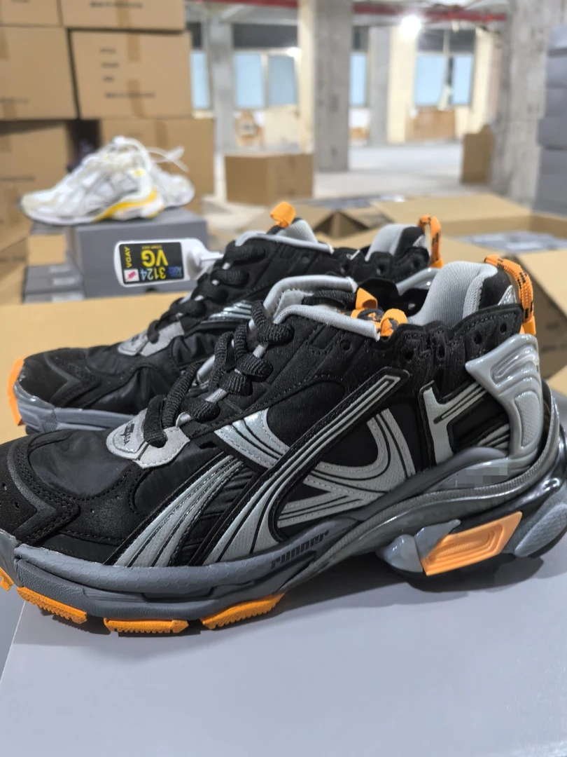 清仓时尚潮流男女同款老爹鞋runner黑桔色