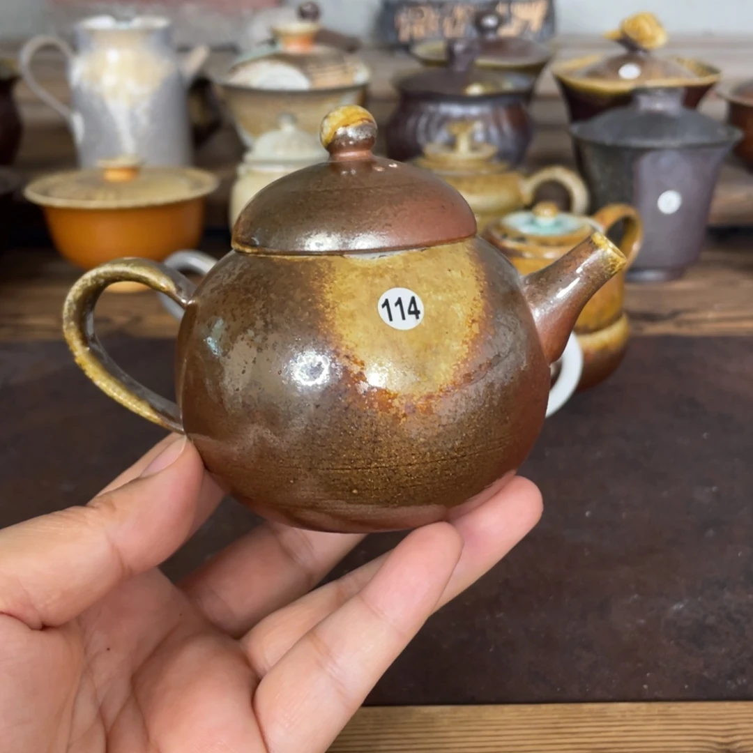 114。  柴烧。  陶泥。       默认微瑕
