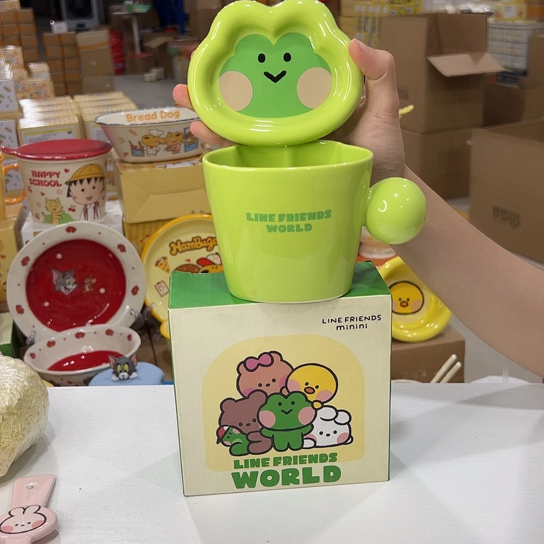 瓷青蛙马克杯。陶瓷陶瓷头发