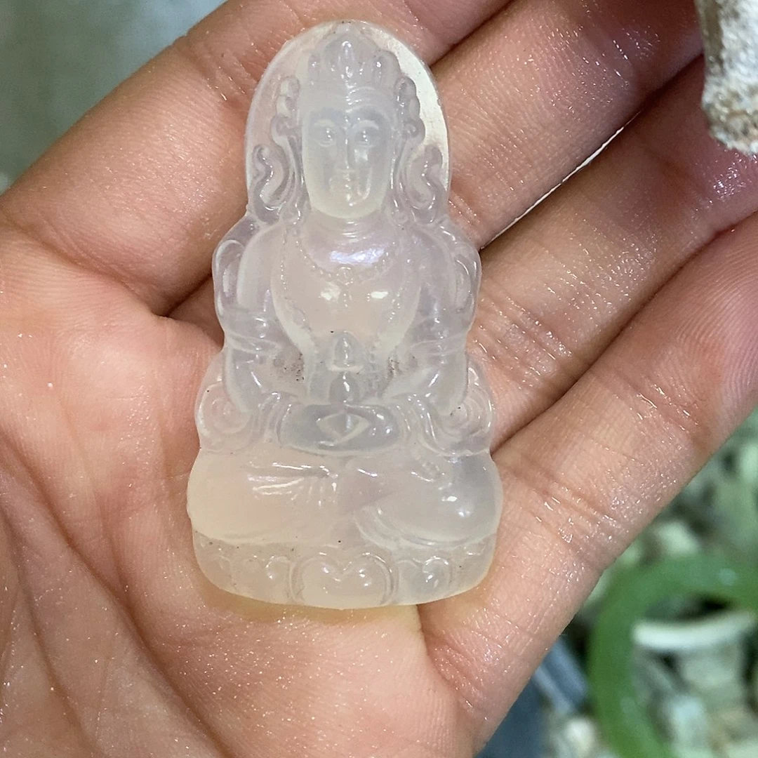 岫玉未镶嵌颈饰一个