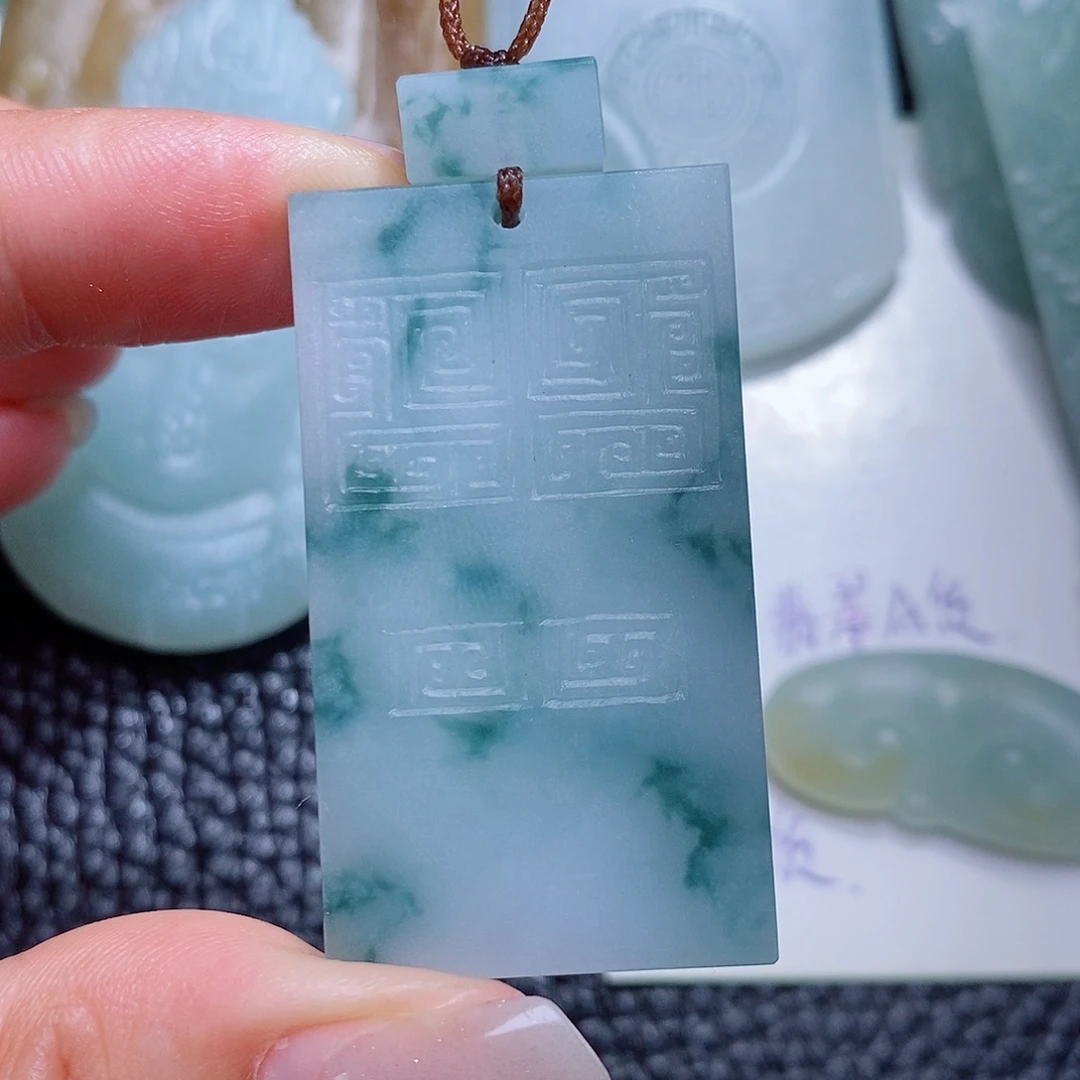 未镶嵌定制翡翠毛货付款后确认抛光