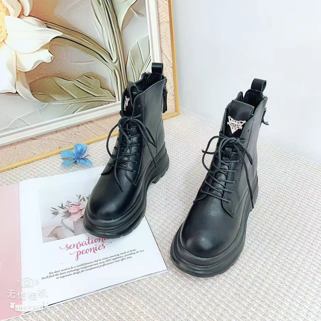 6818  新款时尚百搭英伦风圆头马丁靴
