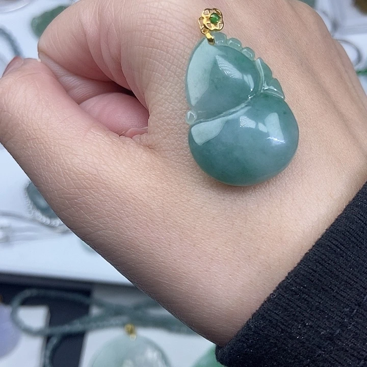 翡翠颈饰未镶嵌吊坠