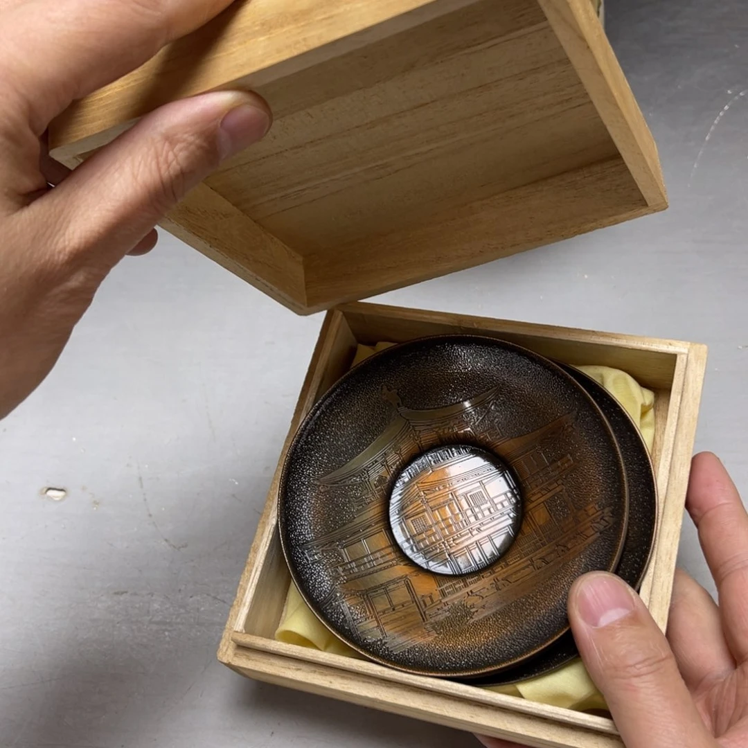 瓷片曹****T密密麻麻地排列着一个大