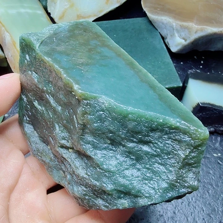 和田玉（糖玉）未镶嵌珠宝奇石