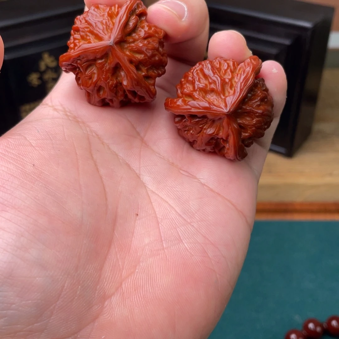 橄榄核吊坠煜三棱核桃回血