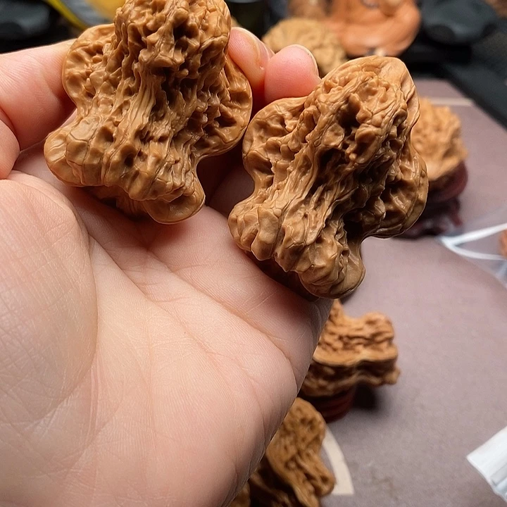 临***商吊坠文玩核桃文玩核桃