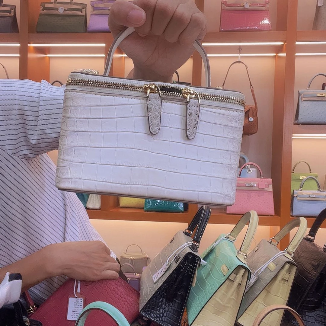 鳄鱼皮（革）咪*妈