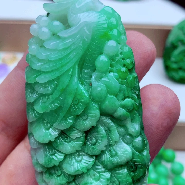 翡翠未镶嵌吊坠(不含链)