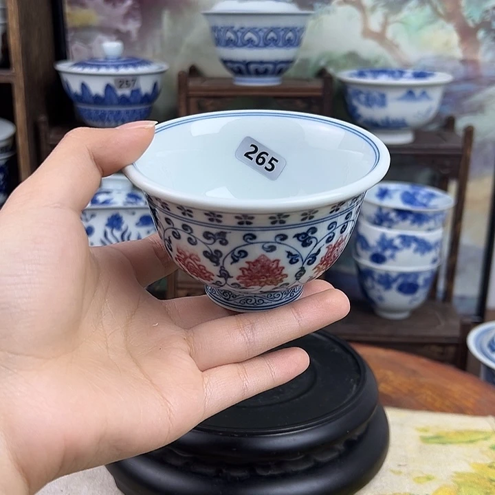 其他瓷缠枝莲釉里红压手265