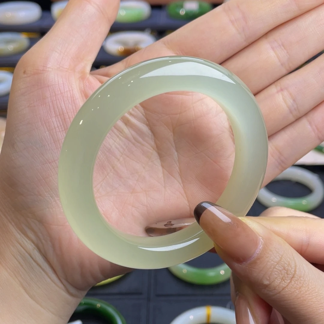 和田玉未镶嵌手镯-青提色！大冰块！荧光高冰晴