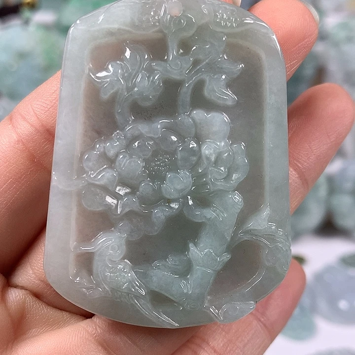 翡翠未镶嵌颈饰花开富贵福利