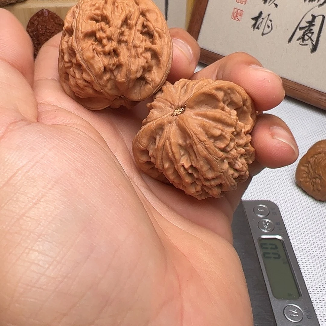 热***多把件文玩核桃玄武