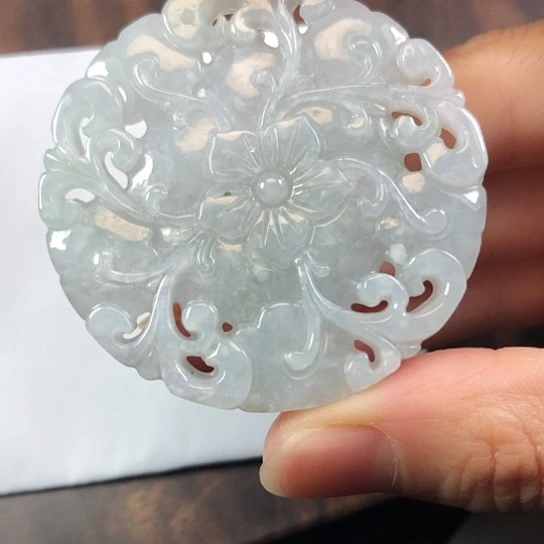 翡翠未镶嵌颈饰缅甸A货，每天下午1点半开播