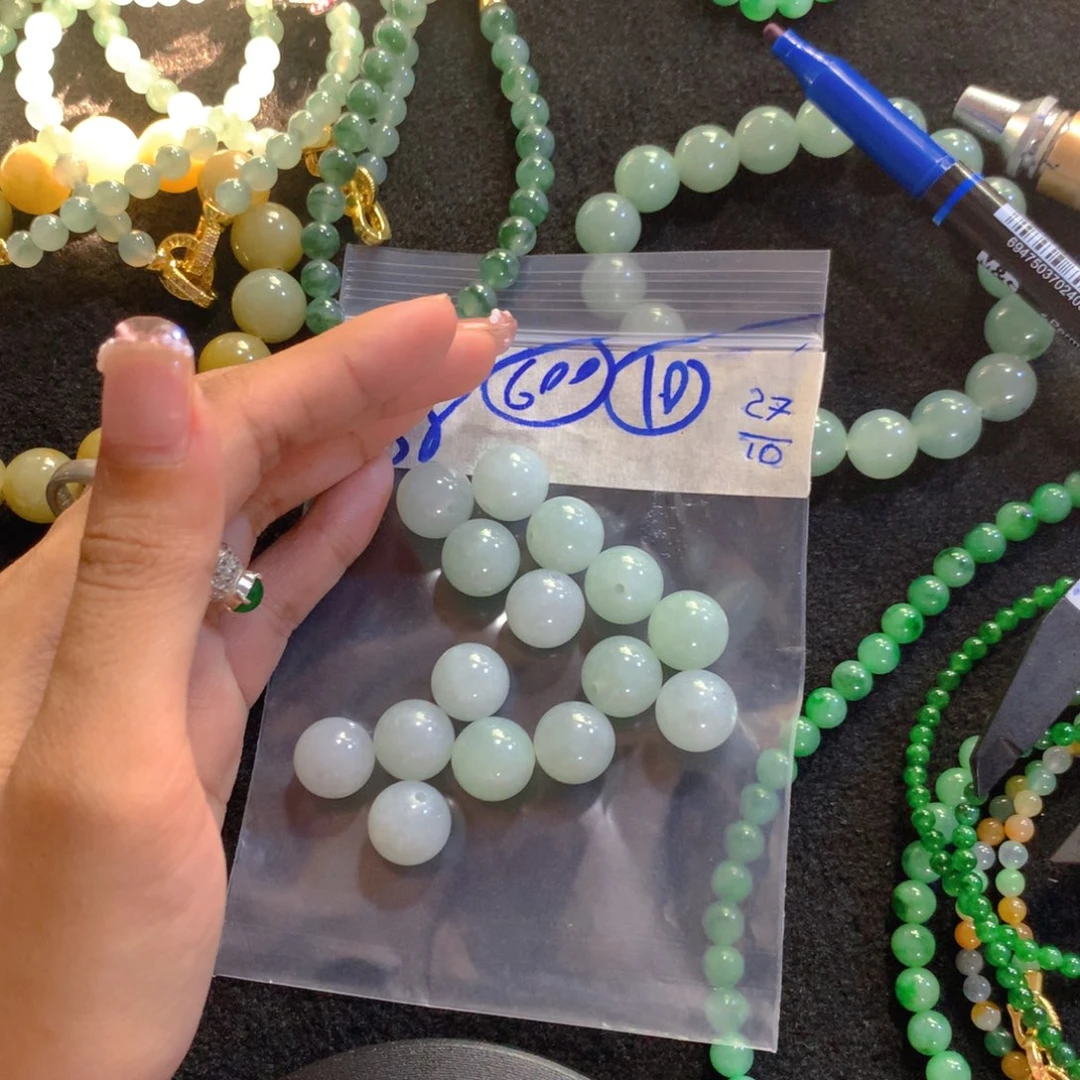 定制翡翠未镶嵌天然缅甸翡翠多样性