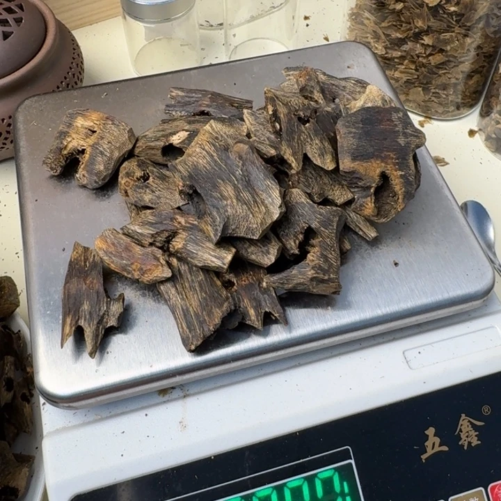 *****沉香沉香碎屑陆河高油块料100克