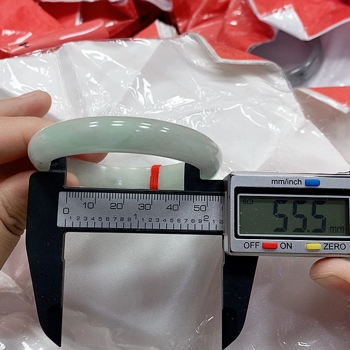 翡翠手镯未镶嵌231