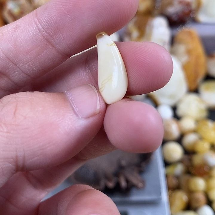 琥珀未镶嵌裸石我