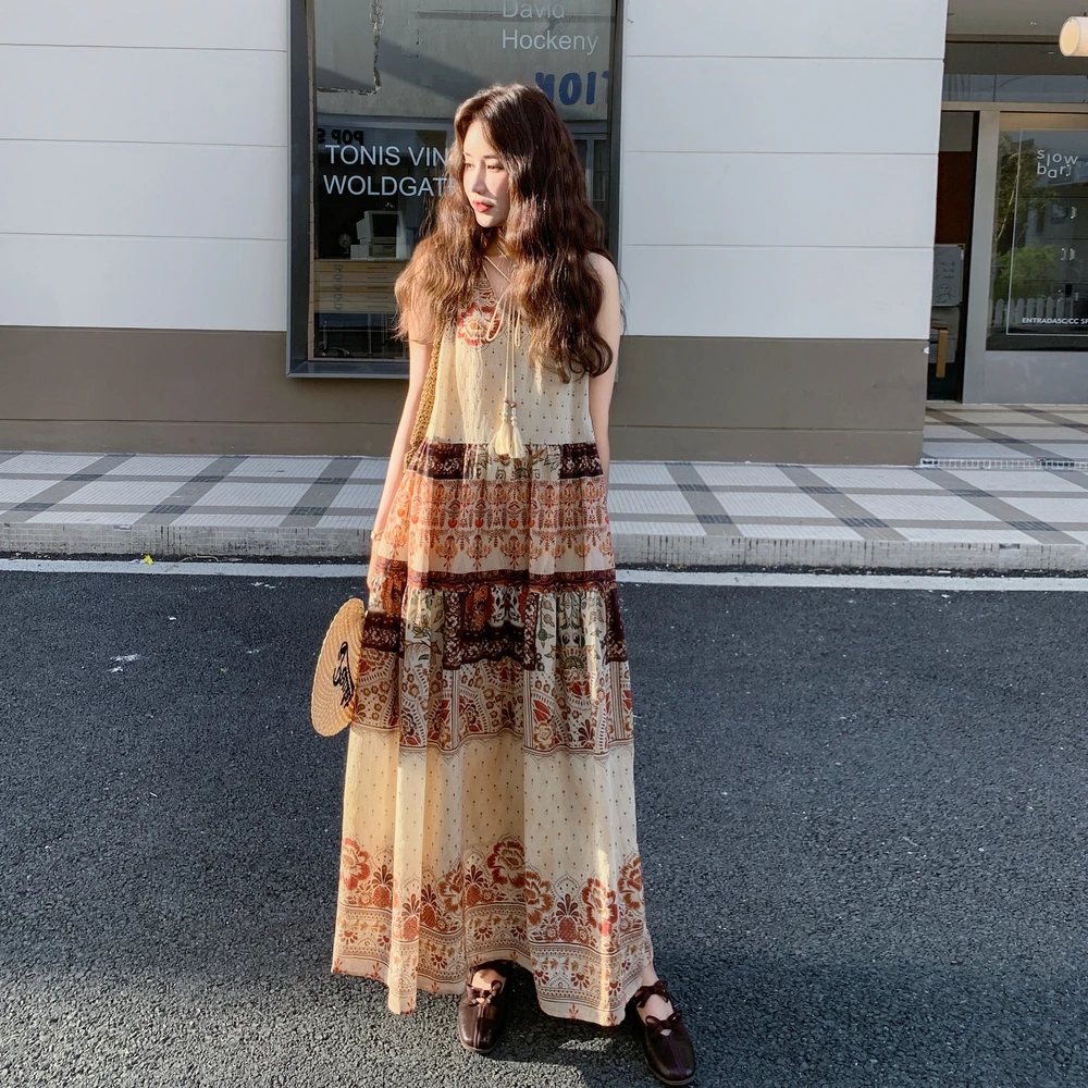 波西米亚风无袖印花连衣裙女2025夏季新款高级感优雅显气质A字裙