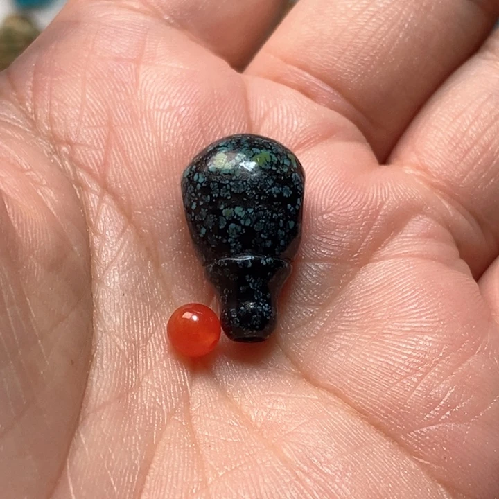 颈饰未镶嵌南红玛瑙