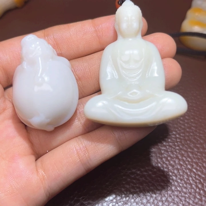 用***5和田玉未镶嵌颈饰