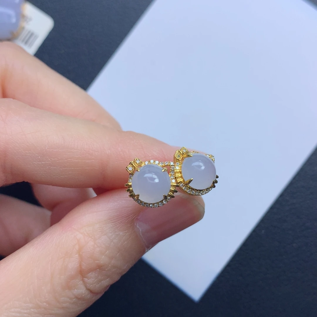 翡翠颈饰未镶嵌耳钉