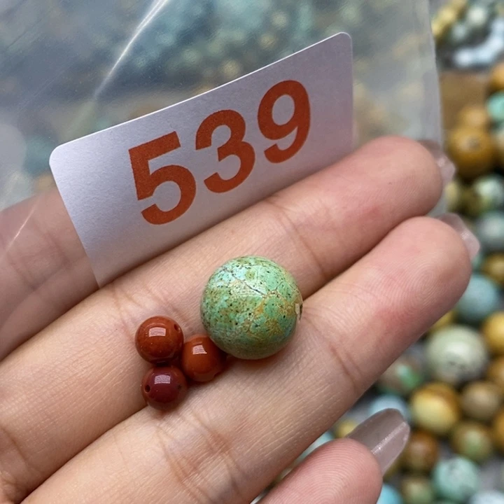 南红玛瑙未镶嵌珠宝奇石