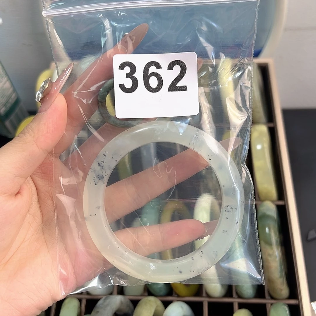 蛇纹石玉未镶嵌手镯无****0