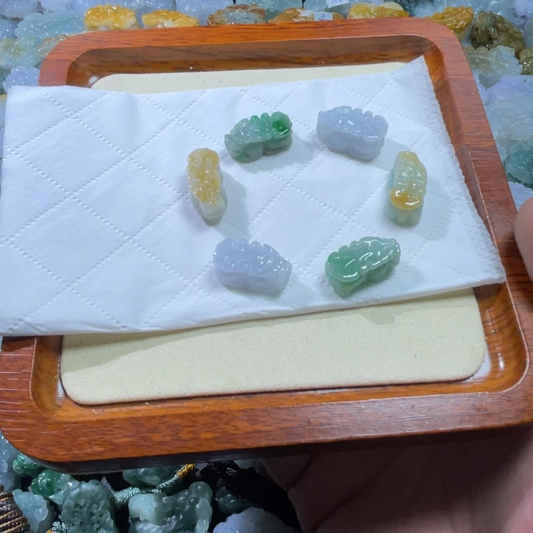 翡翠未镶嵌颈饰美****7天然