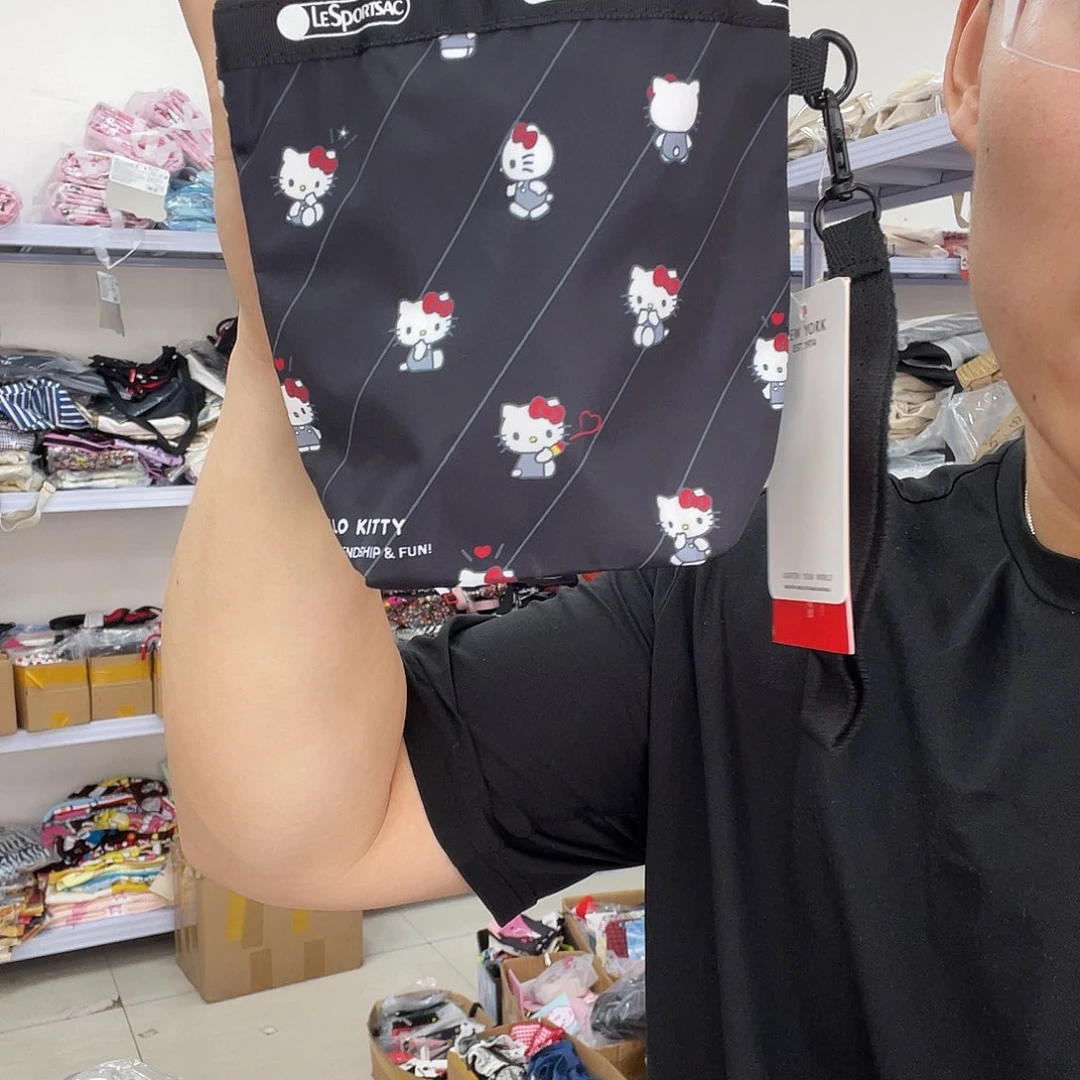 PU化妆包等各种产品的