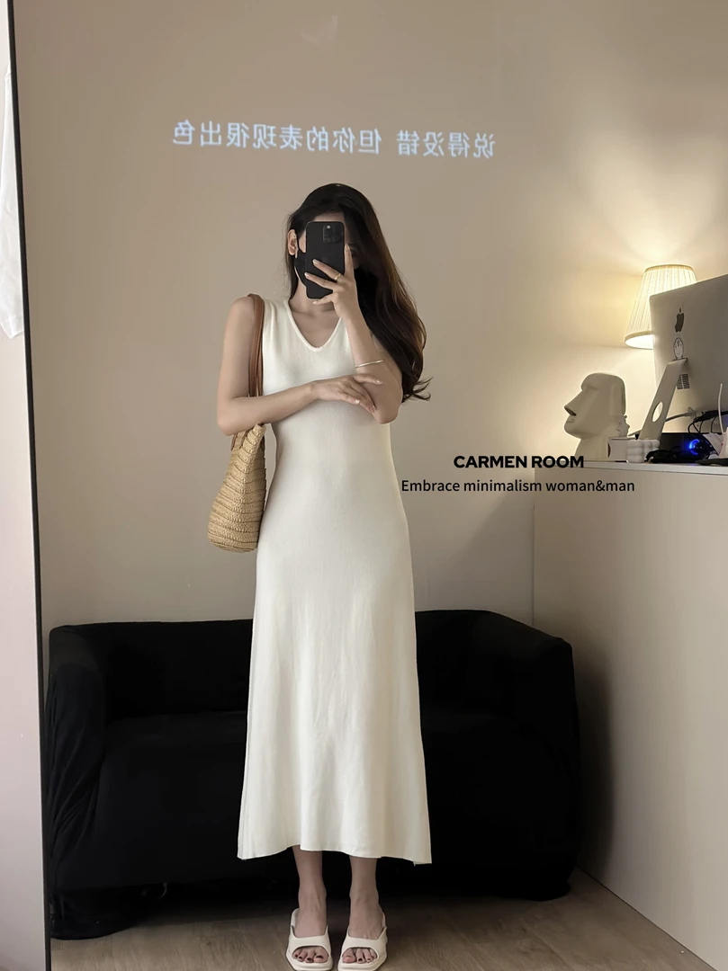 CARMEN ROOMkk V 加厚羊绒针织宽肩连衣裙 法式 淑女 休闲 气质