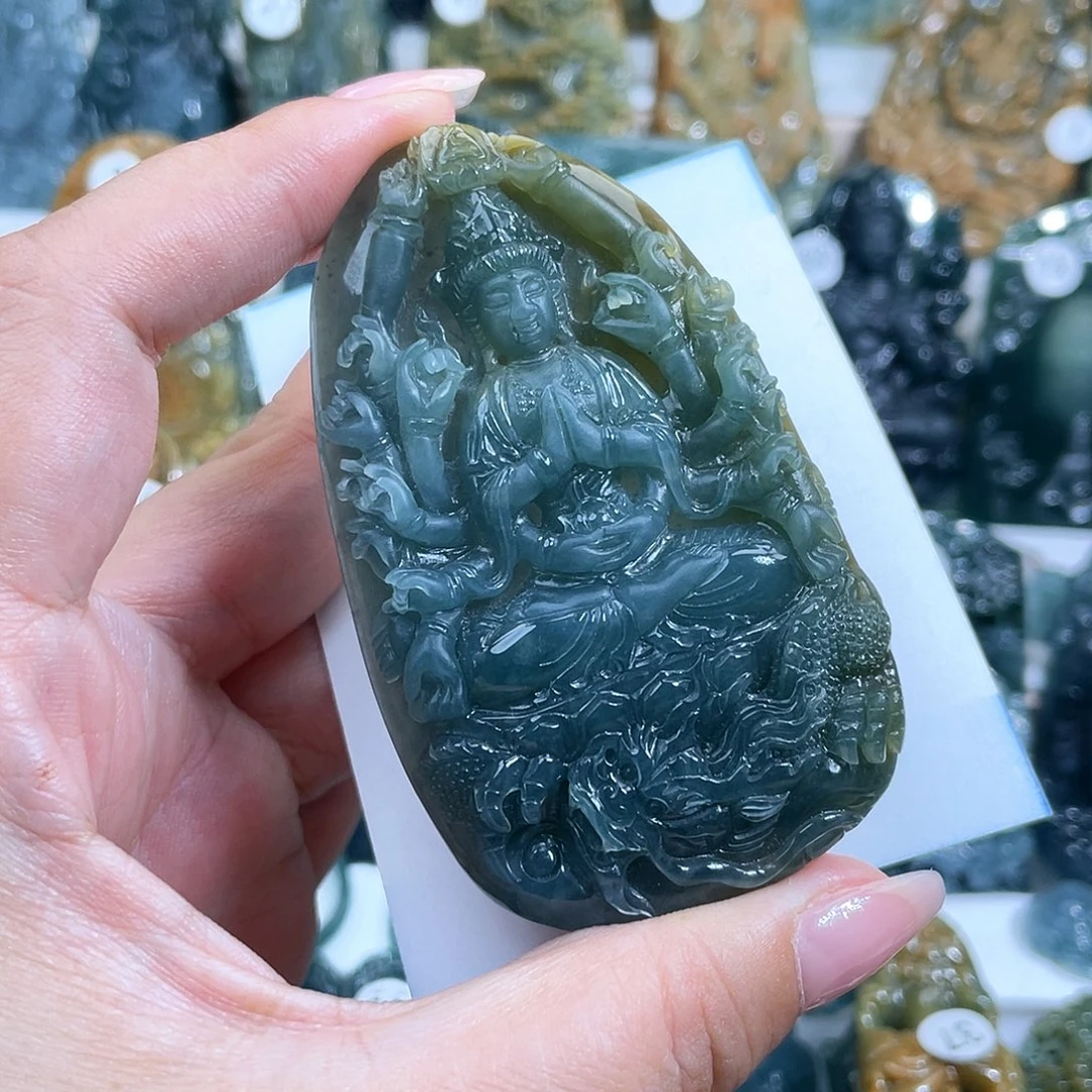 狮***人翡翠未镶嵌颈饰翡翠