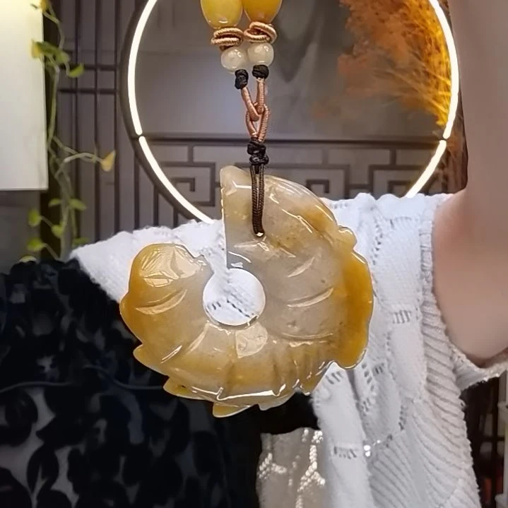 石英质玉颈饰未镶嵌