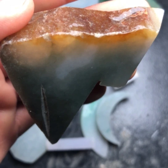 翡翠未镶嵌颈饰裸石