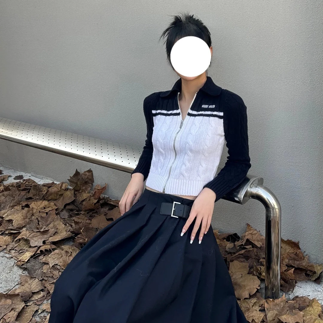 未使用 MIU MIU/缪缪 蓝白logo夹克 38码