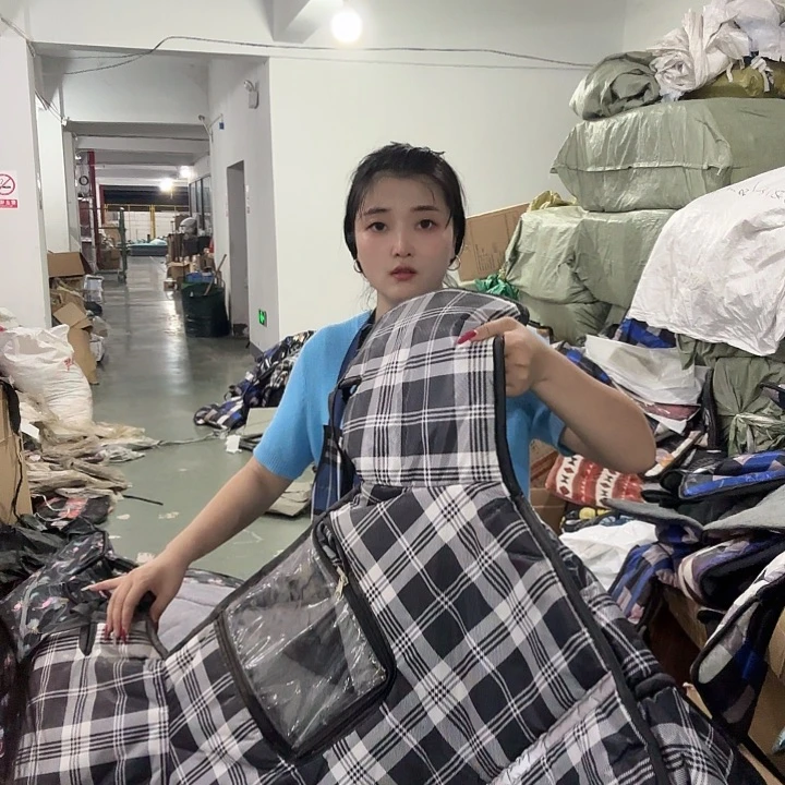 午**光灰色亲子格子款挡风被