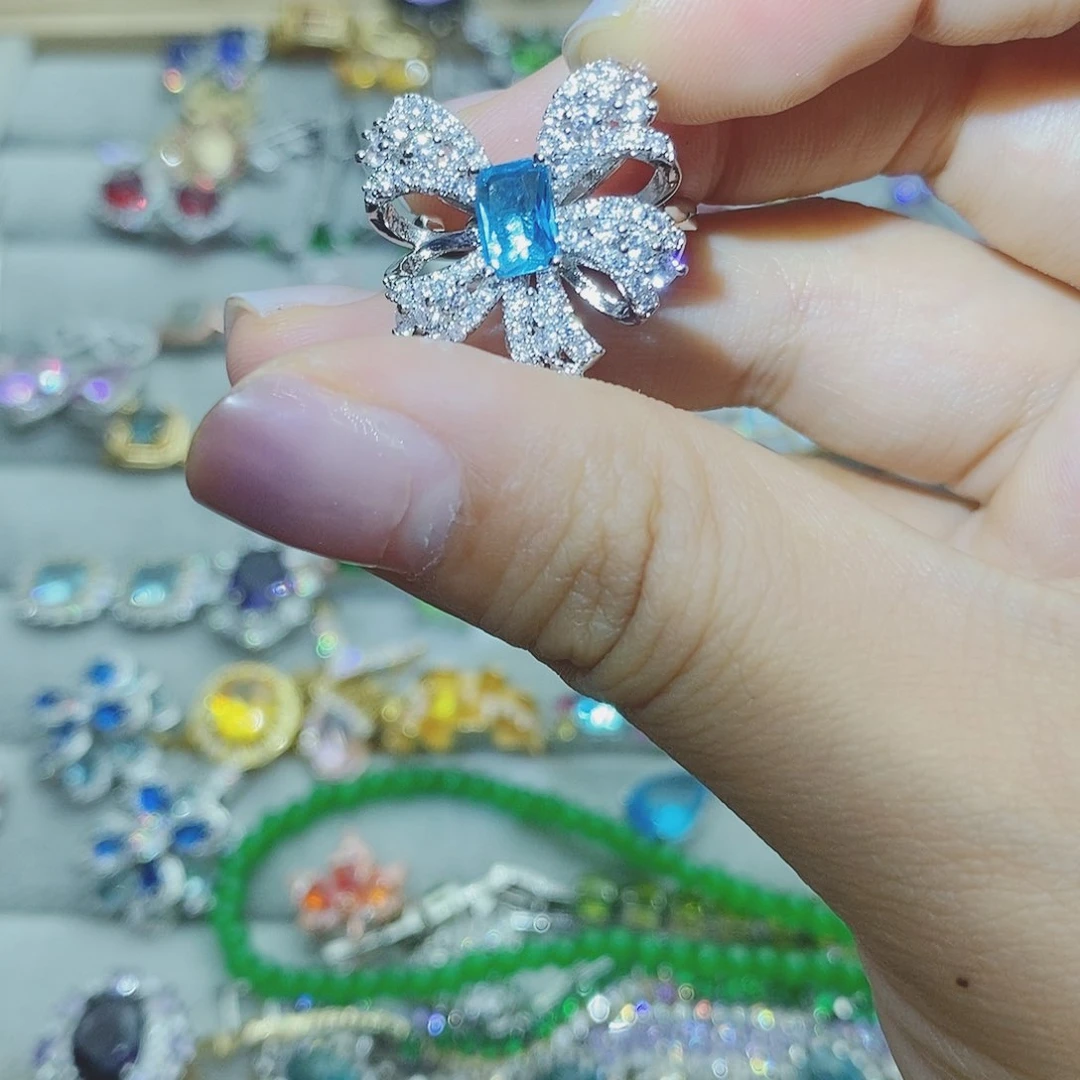 【闪购商品】银S925镶嵌耳饰托帕石