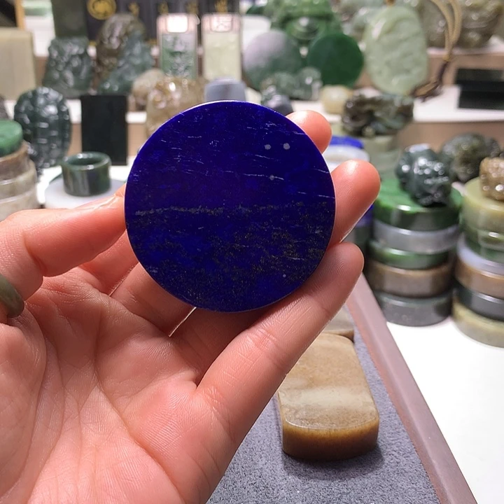 L***n和田玉未镶嵌珠宝半成品