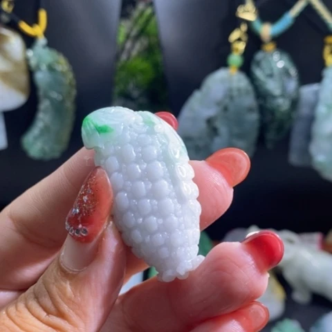 【闪购商品】颈饰未镶嵌翡翠苦瓜