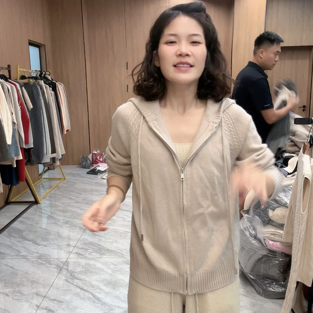 山羊绒拉链帽衫山羊绒